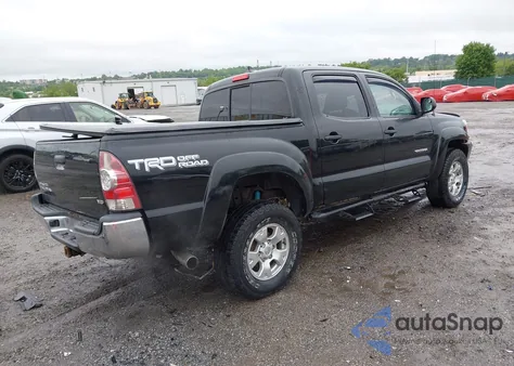 2015 Toyota Tacoma Base V6 z USA, uszkodzony, nr VIN 3TMLU4EN2FM180066